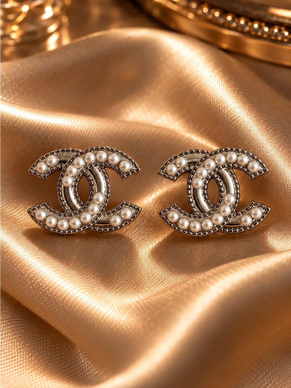 Pearl & Crystal Interlocking Statement Stud Earrings